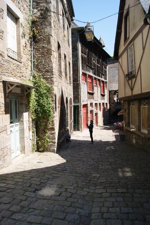Ferienwohnung Au Fil De L'Eau - Le Bord De Rance Dinan Exterior foto